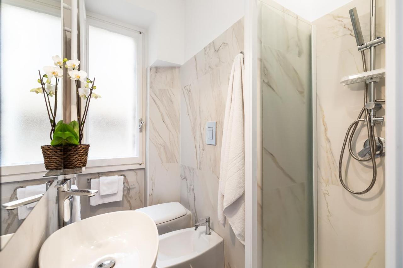 Circle Piazza Di Spagna 60 Suites Collection Рим Екстериор снимка