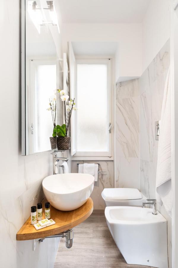 Circle Piazza Di Spagna 60 Suites Collection Рим Екстериор снимка